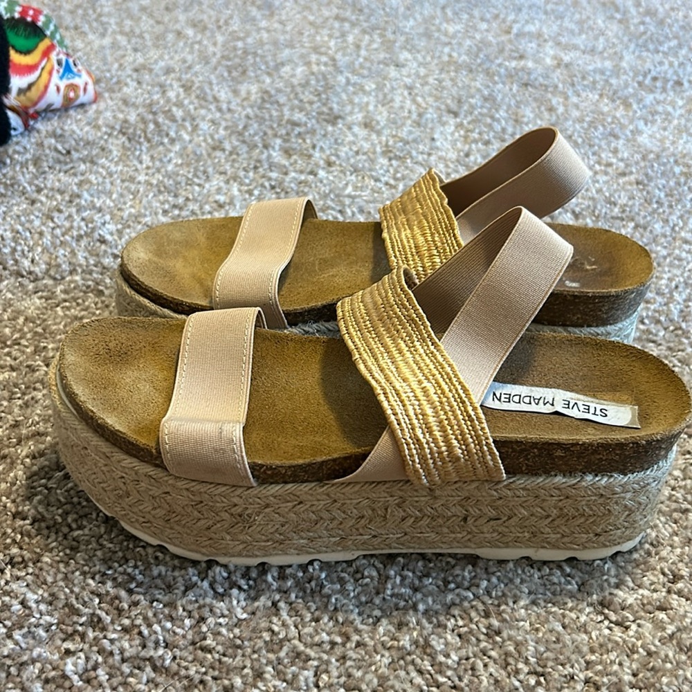 Size 9 Steve Madden Platform Sandals